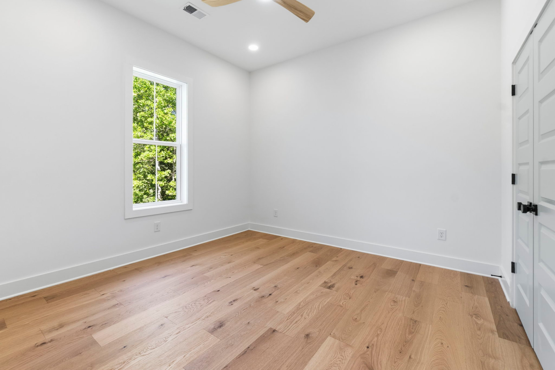 574 Paramount Drive thumbnail 31