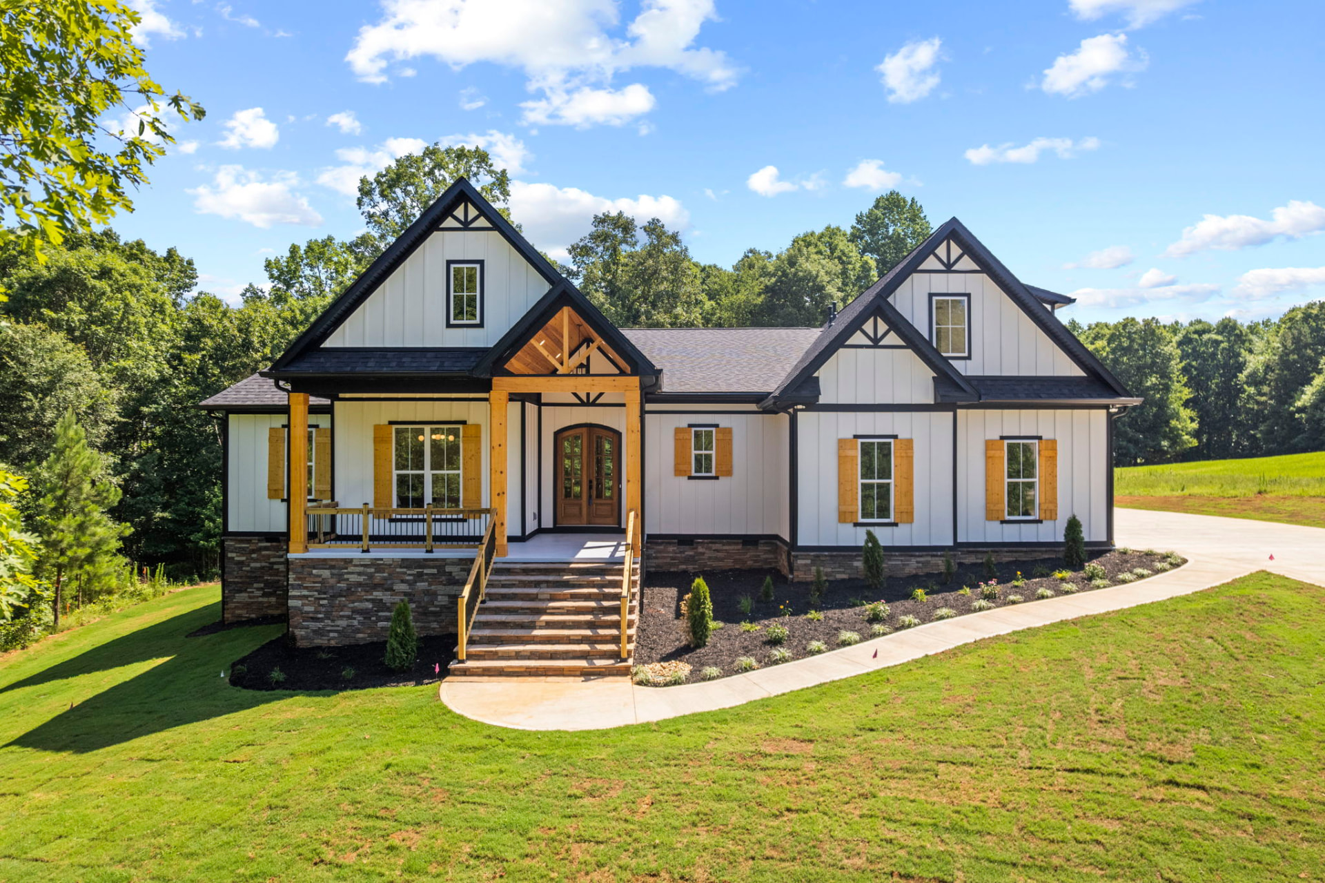 574 Paramount Drive — Seneca, SC