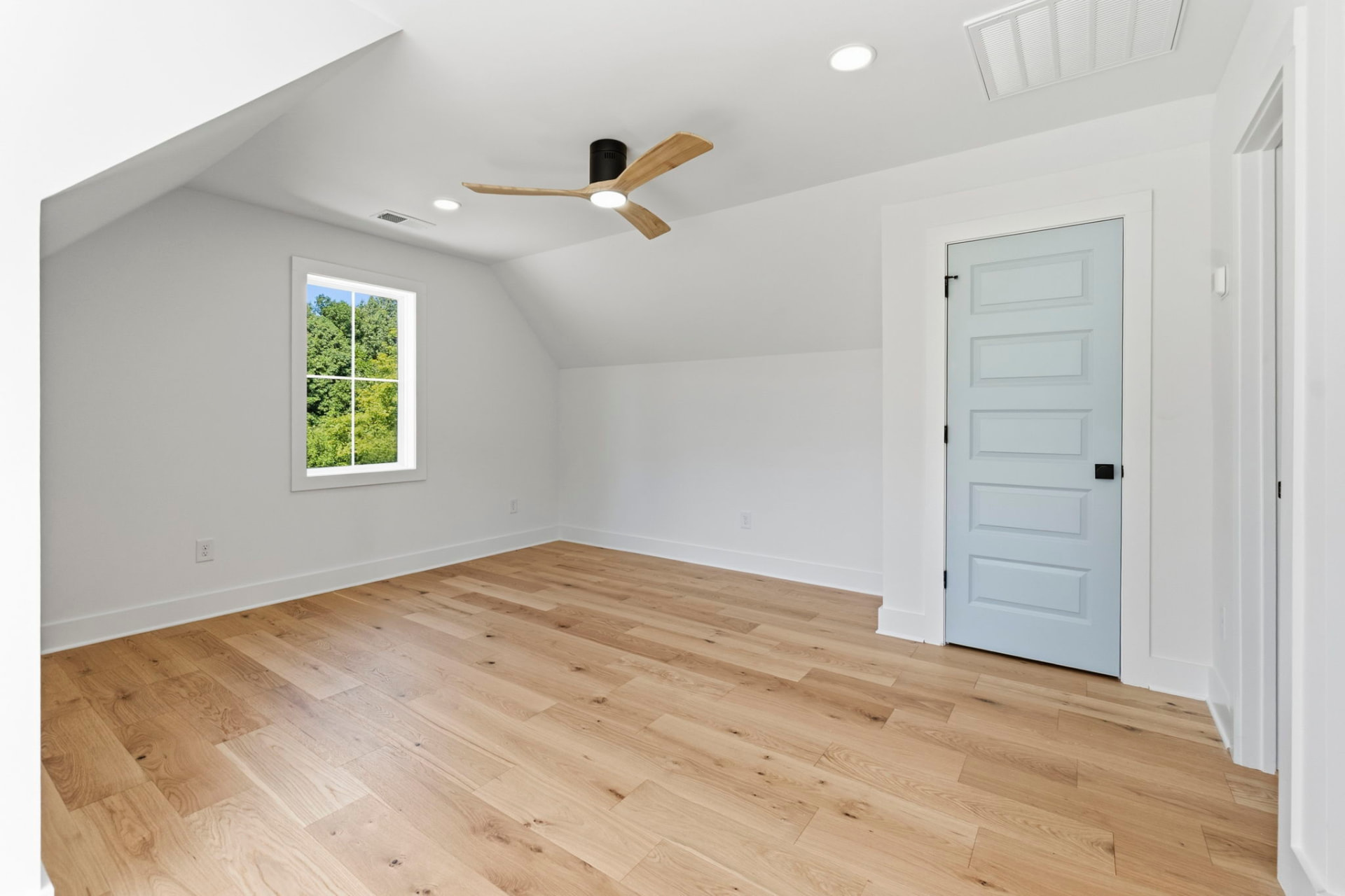 574 Paramount Drive thumbnail 26