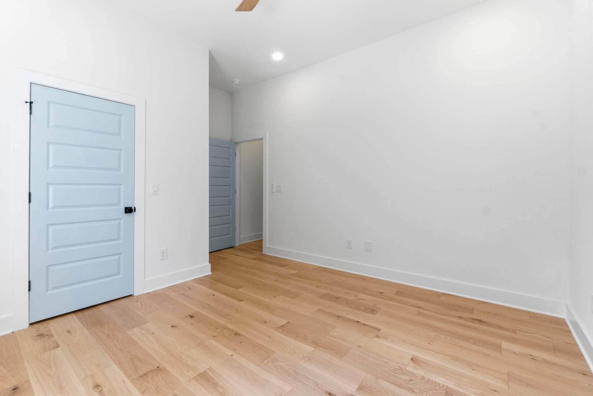 574 Paramount Drive thumbnail 28